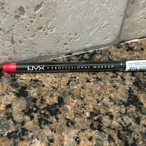 NYX lip pencil liner - new & sealed Plush Red